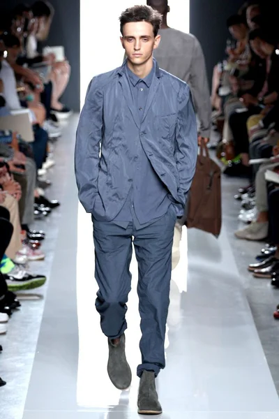 Look 27